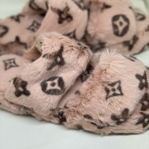 Open Toe Slippers - Picture 2 of 4